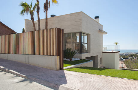 Family House in Vallpineda by Gerardo van Waalwijk van Doorn - 1