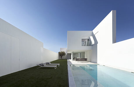 Pati Blau by Fran Silvestre Arquitectos