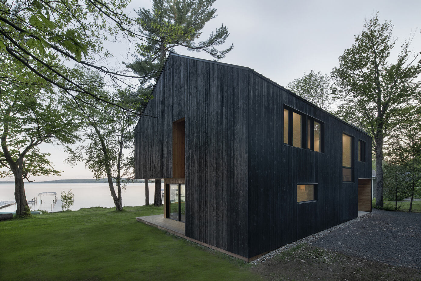 Lakeside Cabin by Atelier Schwimmer
