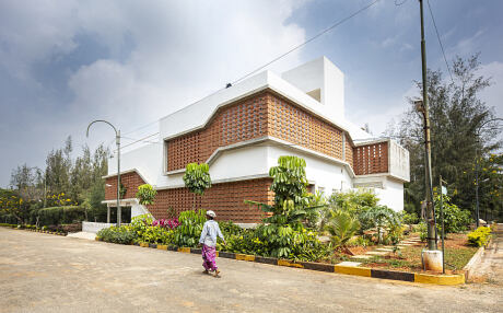 Inside Out House by Gaurav Roy Choudhury Architects - 1