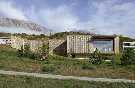 Family Residence by Tempesta Tramparulo