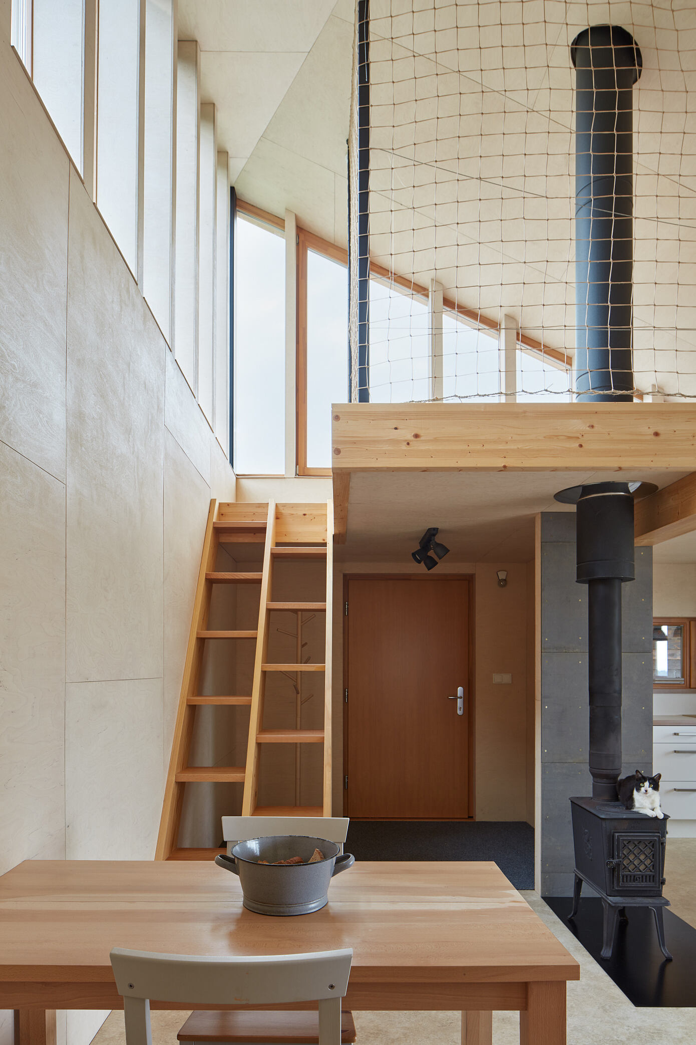 Chestnut House by Valarch Studio