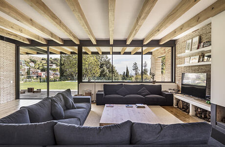 Villa SV by Jofre Roca Arquitectes