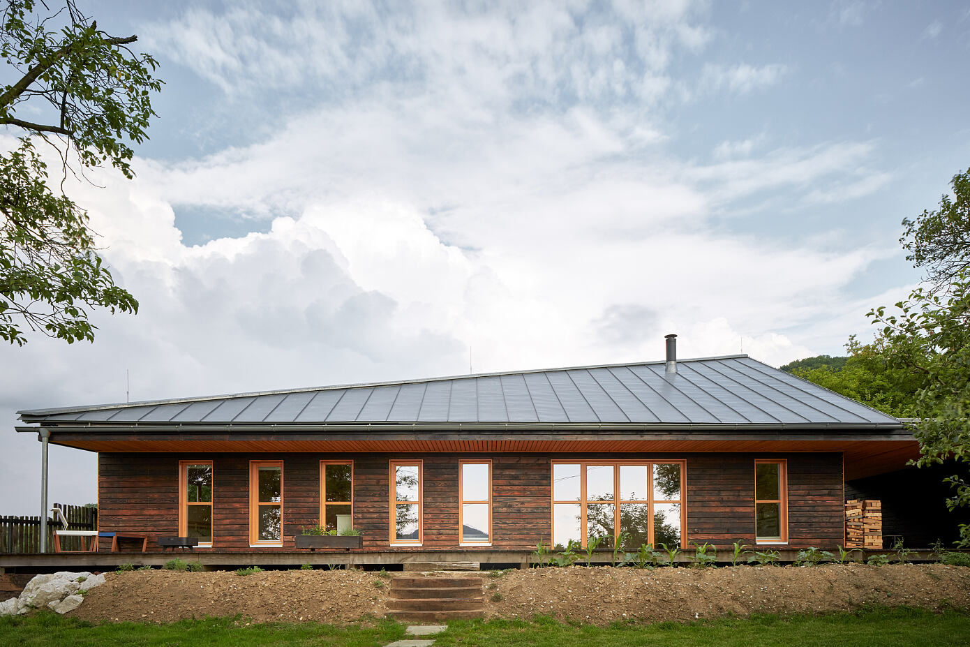 Chestnut House by Valarch Studio