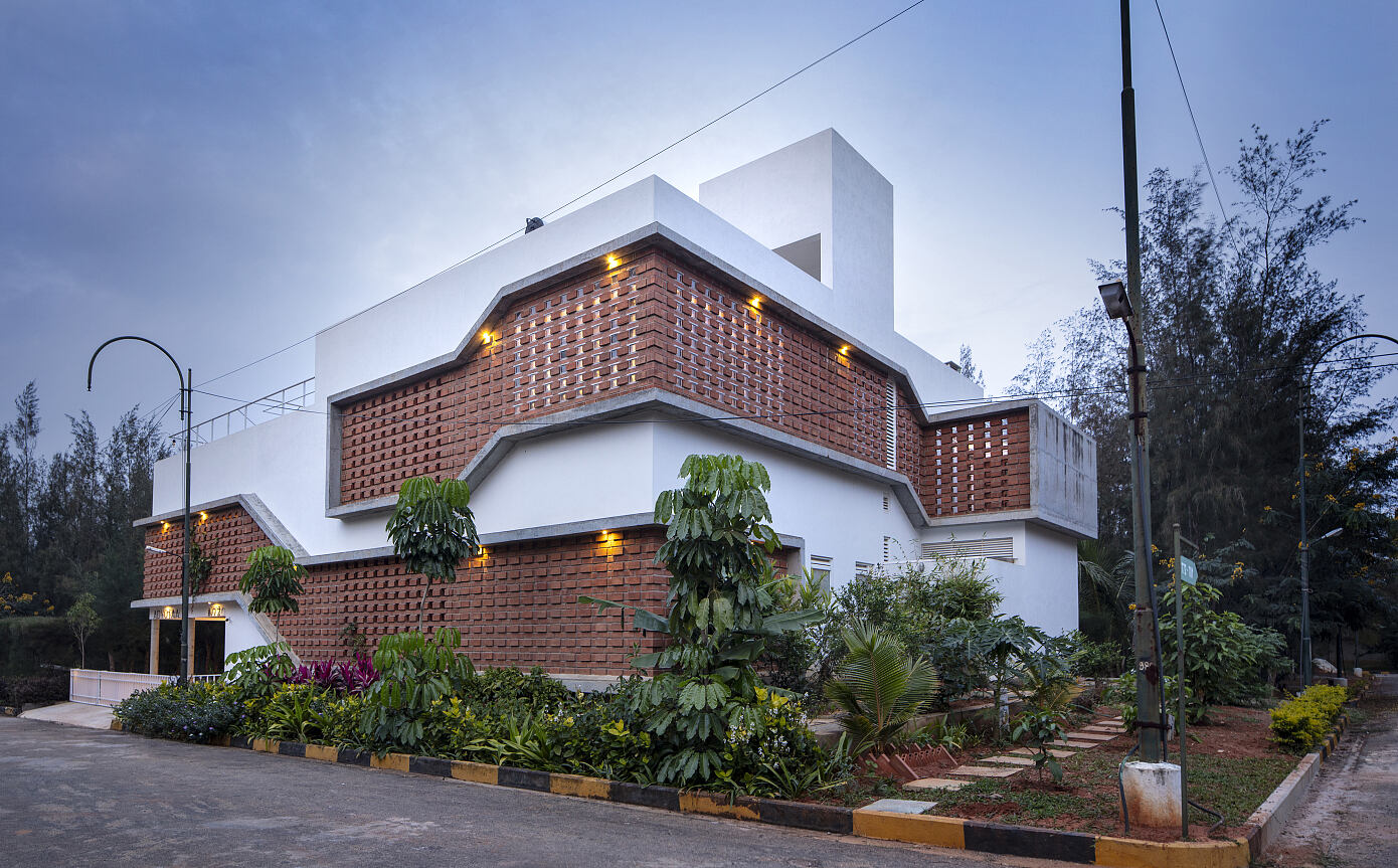 Inside Out House by Gaurav Roy Choudhury Architects