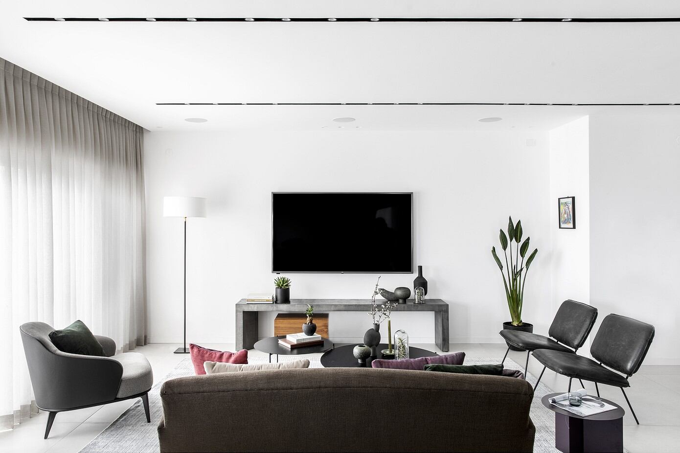 H Apartment by Maya Sheinberger Interior Design