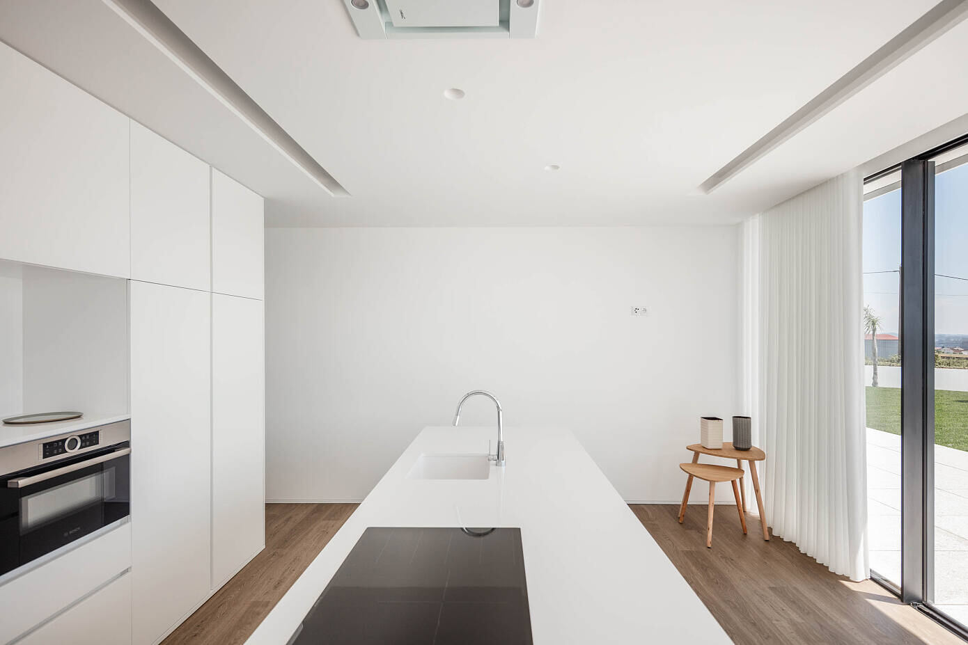 Rio Mau 2 House by Raulino Silva