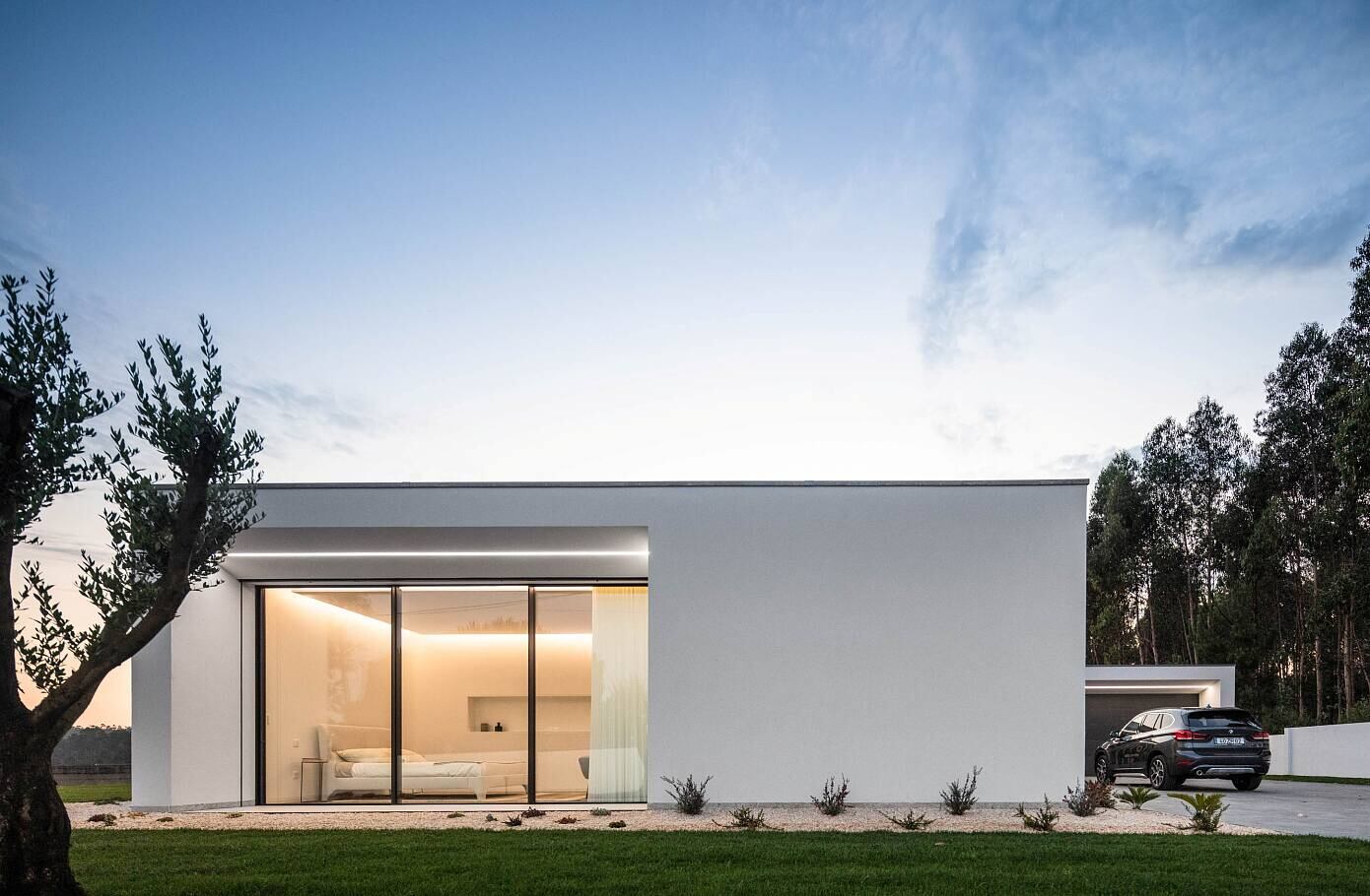 Rio Mau 2 House by Raulino Silva