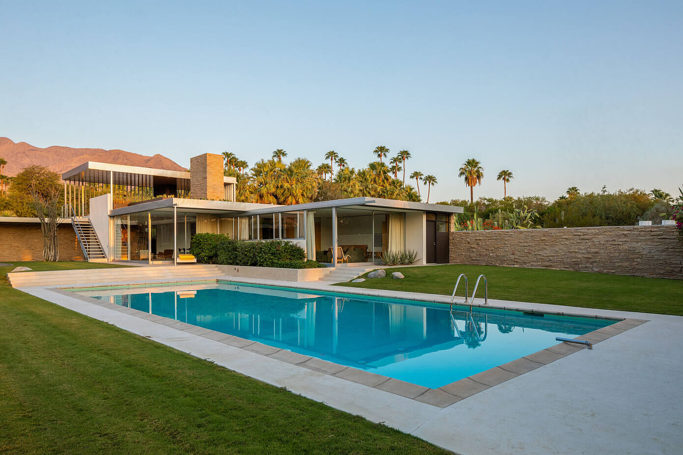 Kaufmann Desert House by Richard Neutra