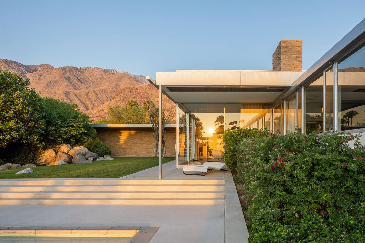 Kaufmann Desert House by Richard Neutra