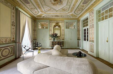 CR Apartment by ESQVTA