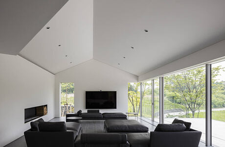 House in Minami Karuizawa by KIAS