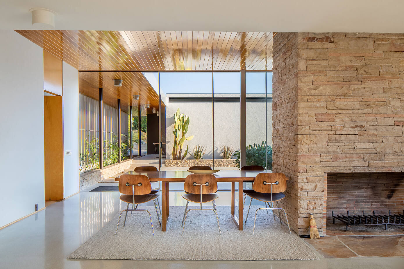 Kaufmann Desert House by Richard Neutra