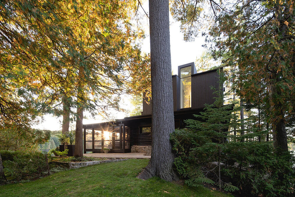 Cottage on the Point by Paul Bernier Architecte