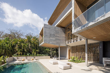 The Atrium House by Studio Saxe - 1