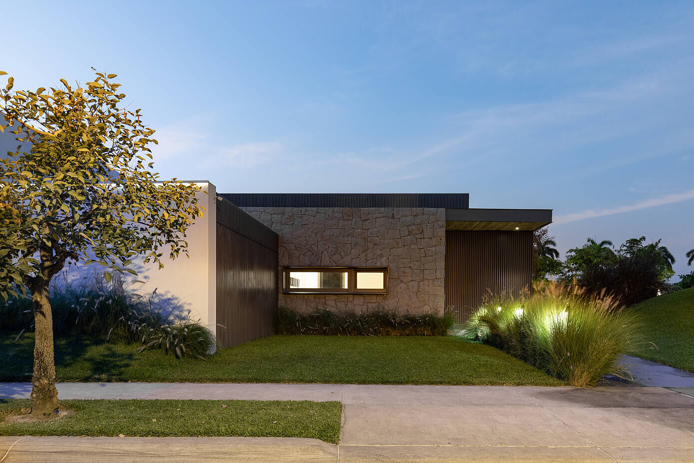 6m House by Jannina Cabal & Arquitectos