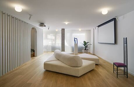 Lab House by Laura Ortín Arquitectura