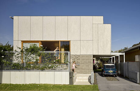 Waratah Secondary House by Anthrosite