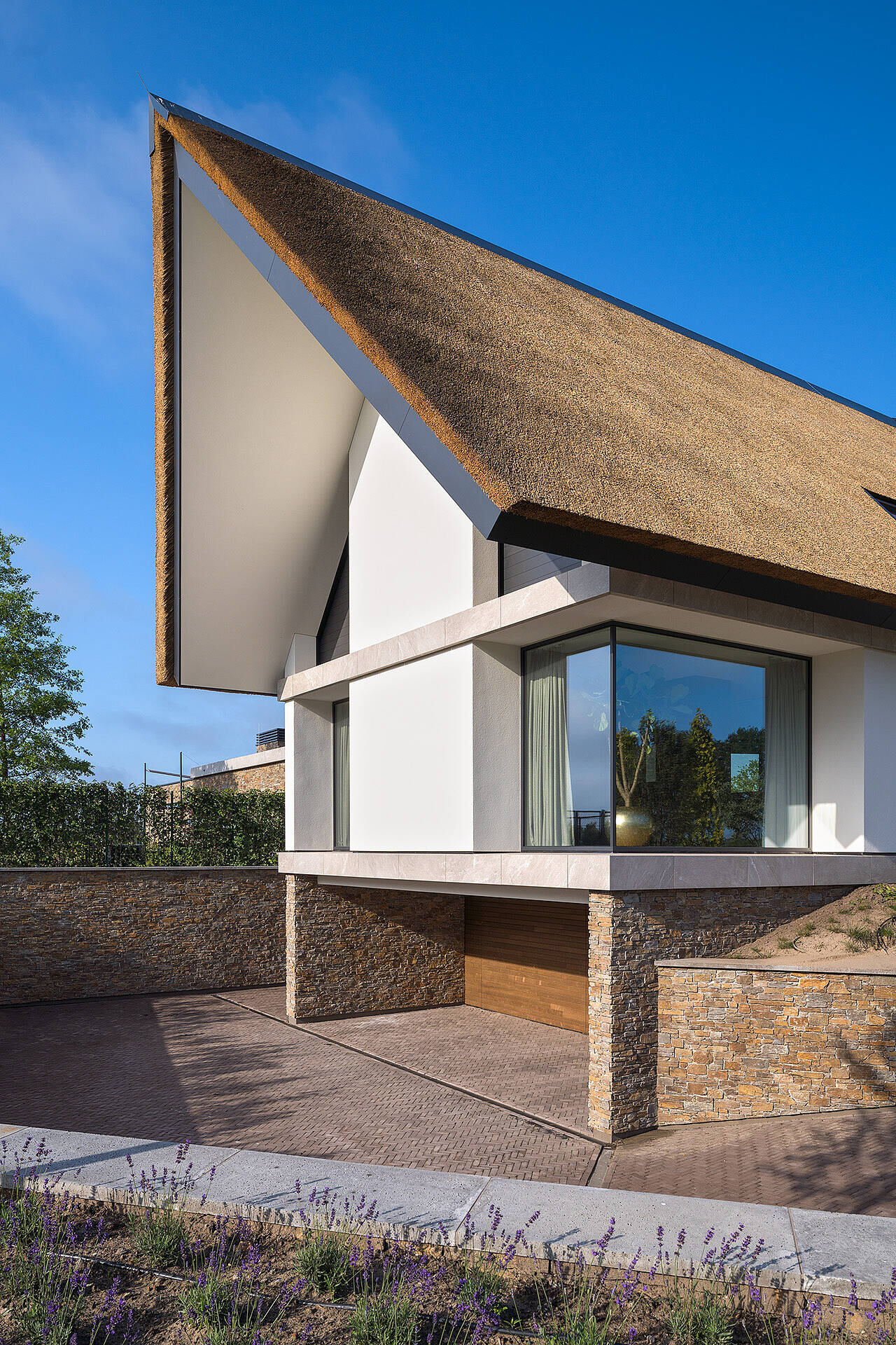 Villa VK by Lenz Architects