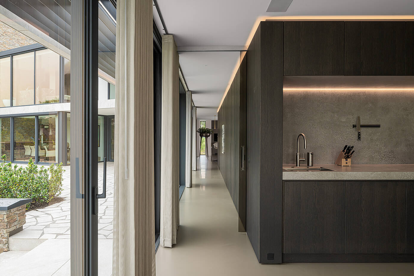 Villa VK by Lenz Architects