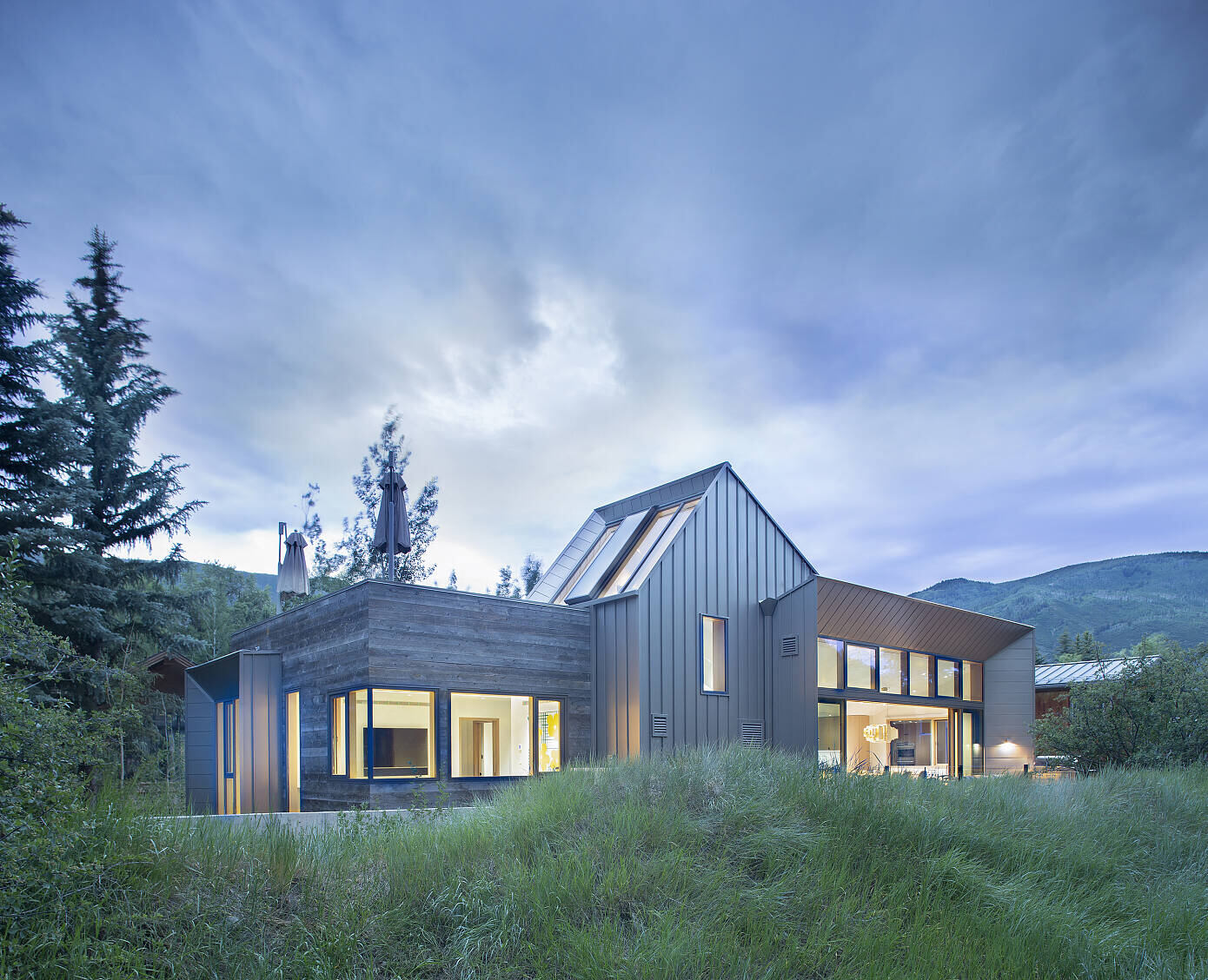 Shadow Mountain House by Rowland+Broughton Architecture