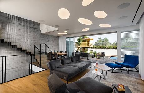 Urban Chic Home by Shpigel Architects