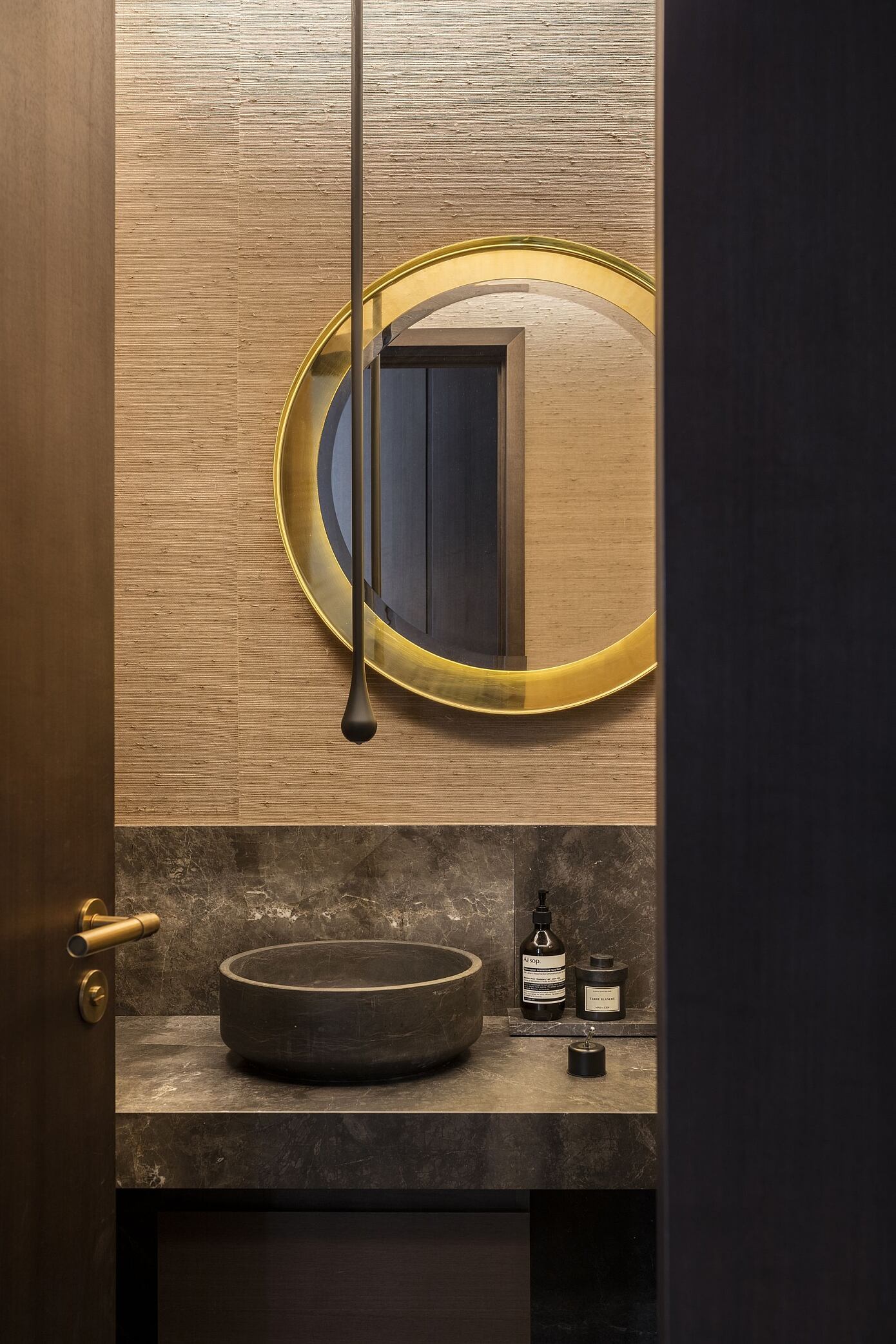 Loft Burés by Kirsten Schwalgien Design