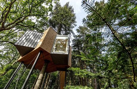 Lovtag Treetop Hotel by Sigurd Larsen