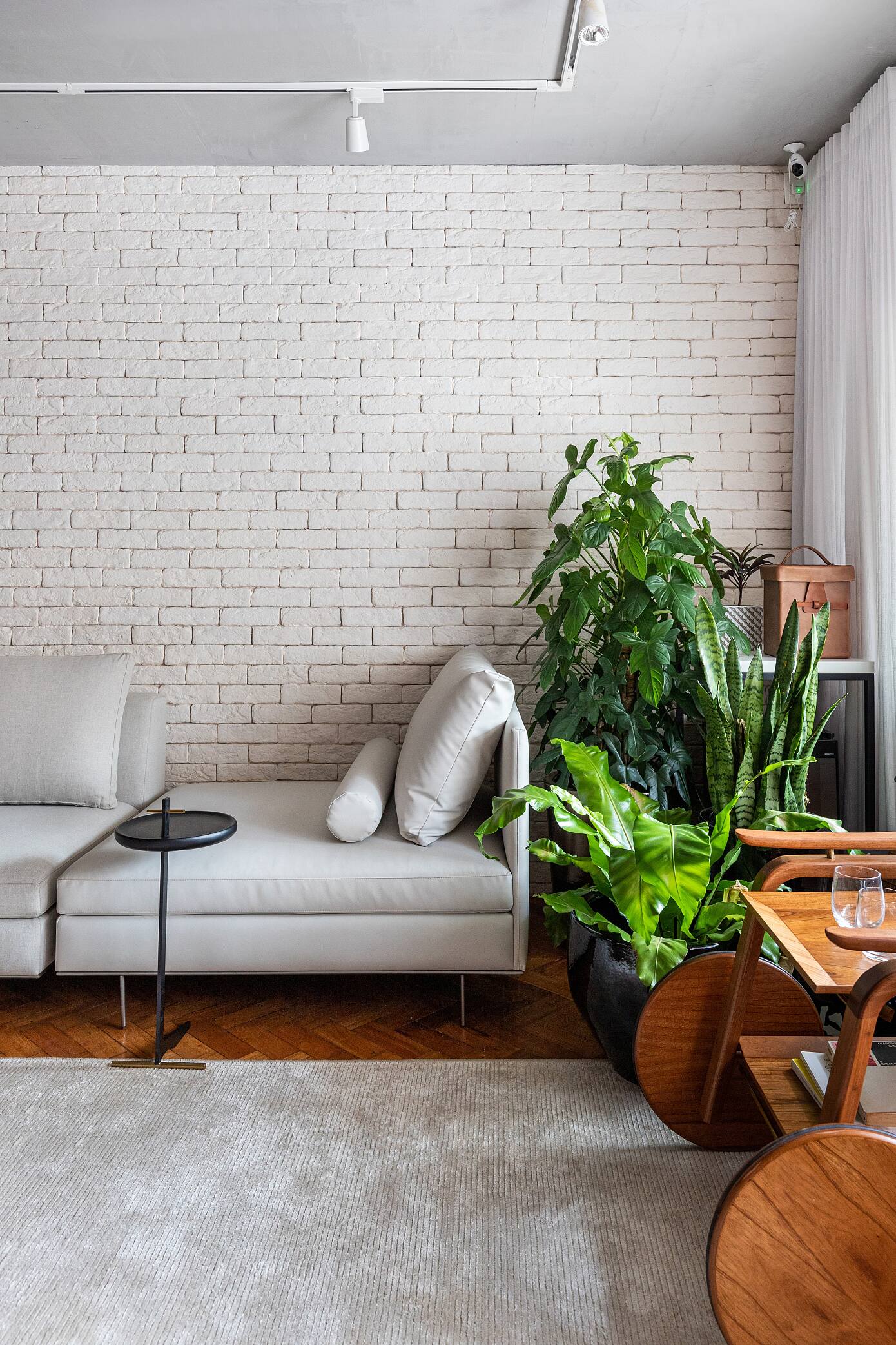 Taquinho Apartment by Lez. Arquitetura