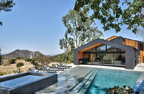 Saddle Peak Residence by Aux Architecture