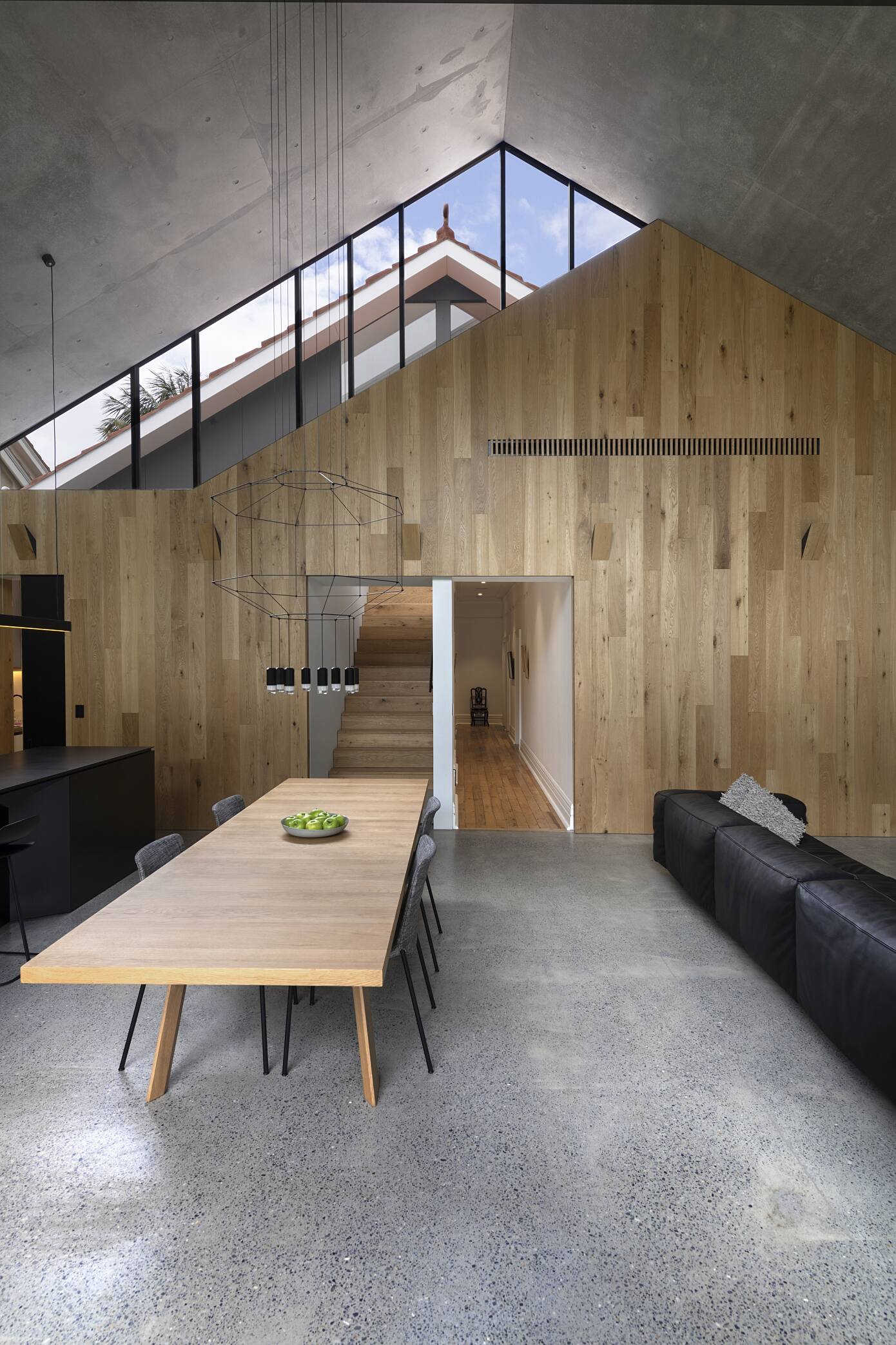 009-extruded-house-mck-architecture-interiors
