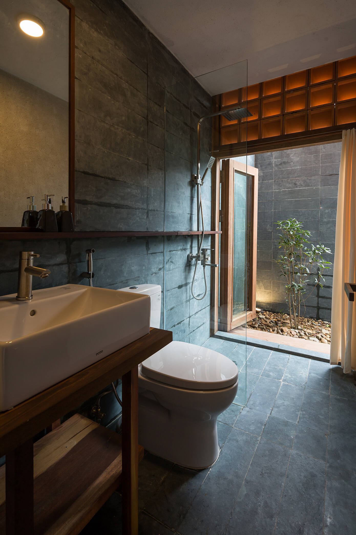 Hachi Lily House by Silaa