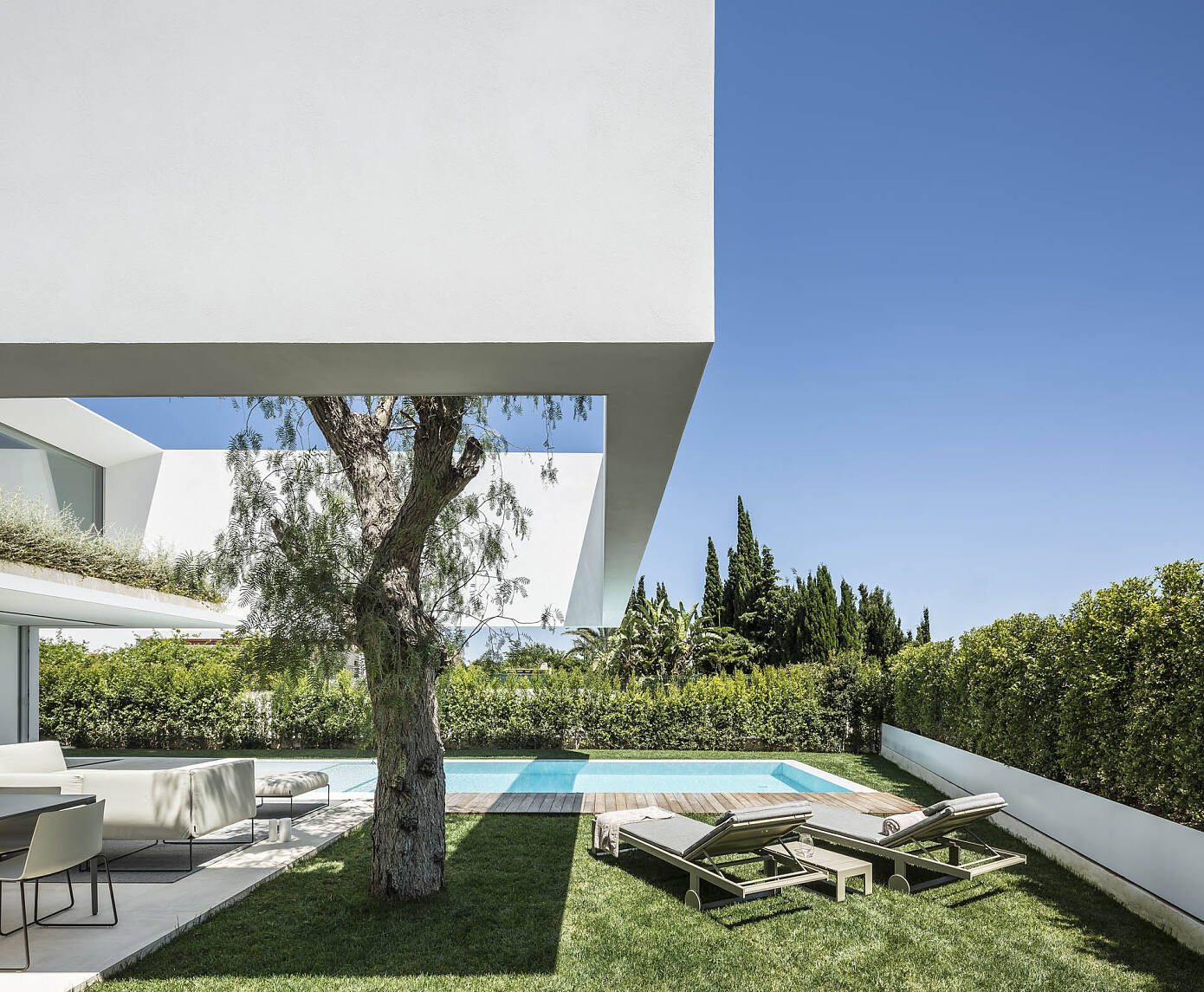 Three Trees House by Gallardo Llopis Arquitectos