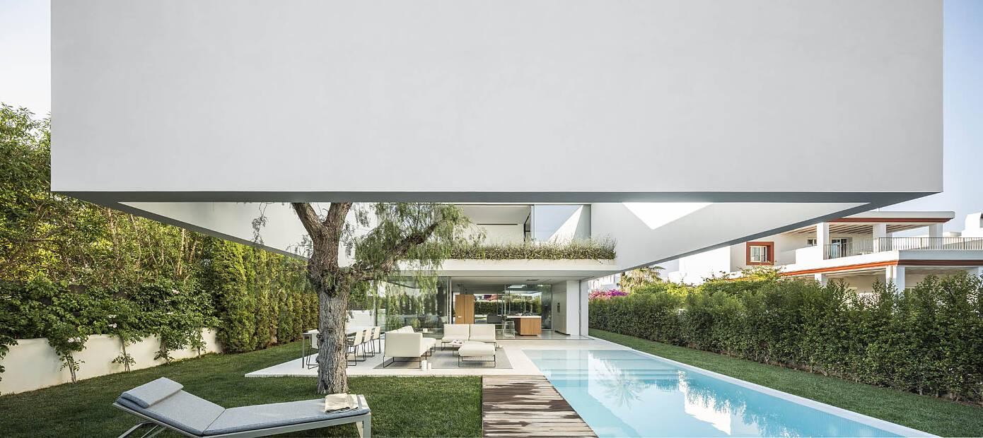 Three Trees House by Gallardo Llopis Arquitectos