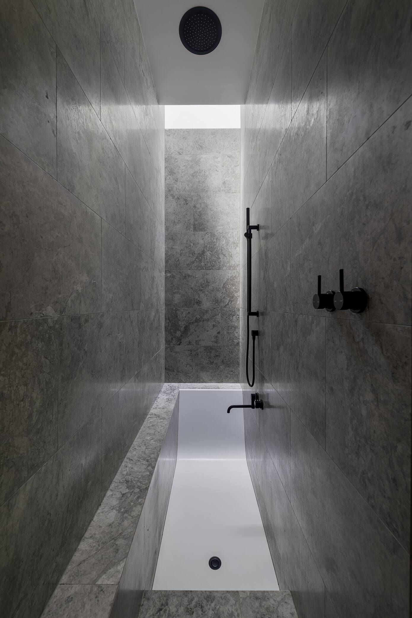 029-extruded-house-mck-architecture-interiors