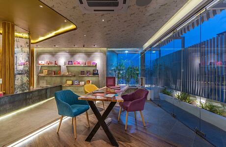 Therefore Boutique by INAKREA Architects