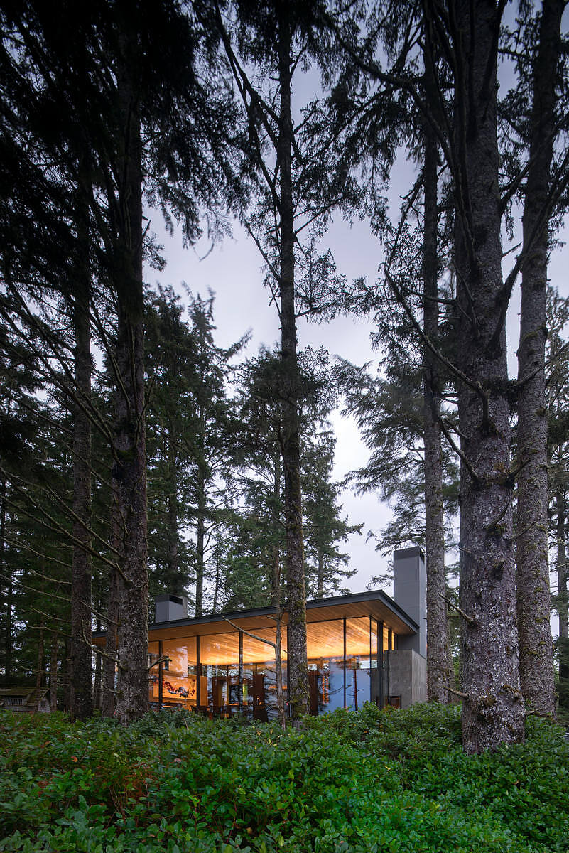 Tofino Beach House by Olson Kundig