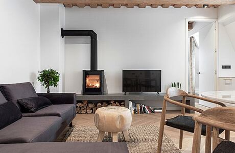 Flat in Teatro Street by Dizaino Virtuve