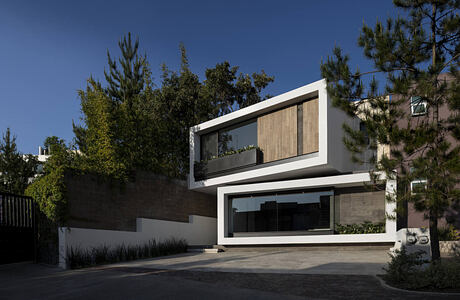 EP-A House by Infante Arquitectos