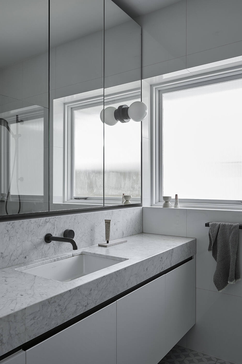 015-open-shut-house-wala