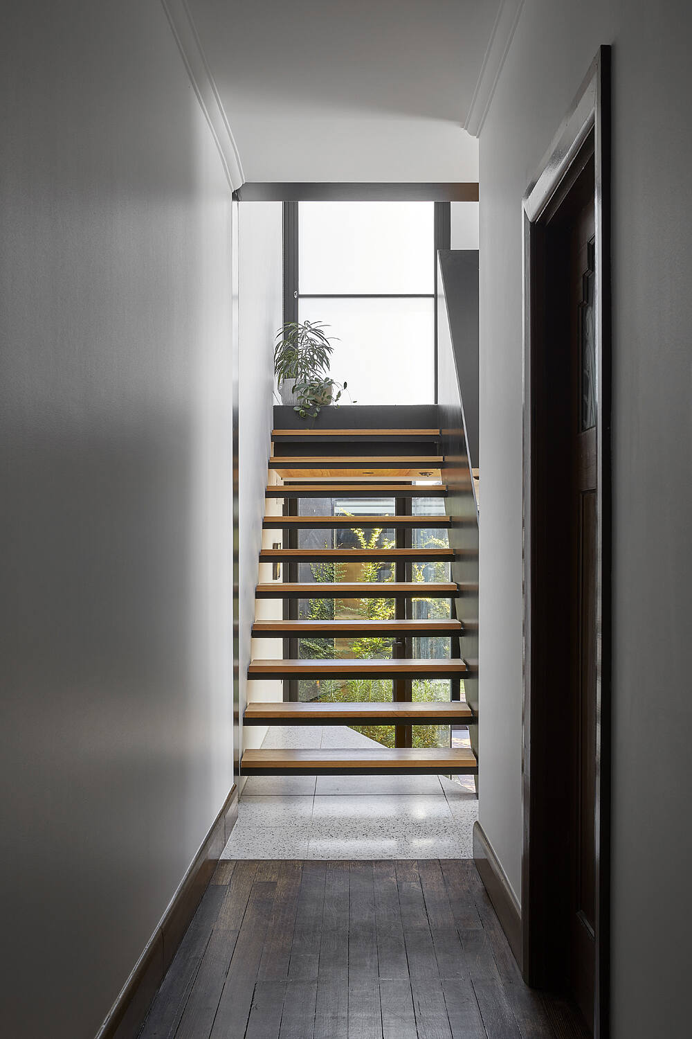 016-open-shut-house-wala