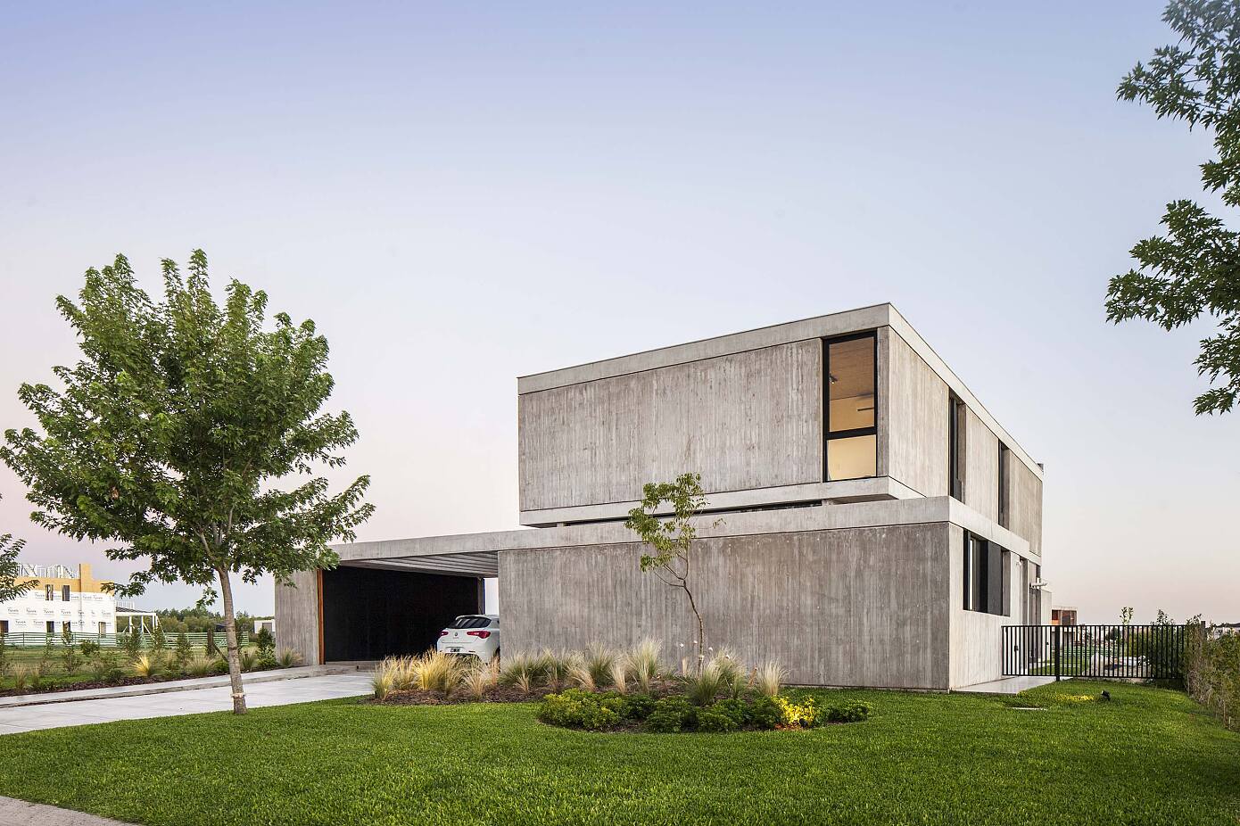 Casa Sakura by Estudio Pka