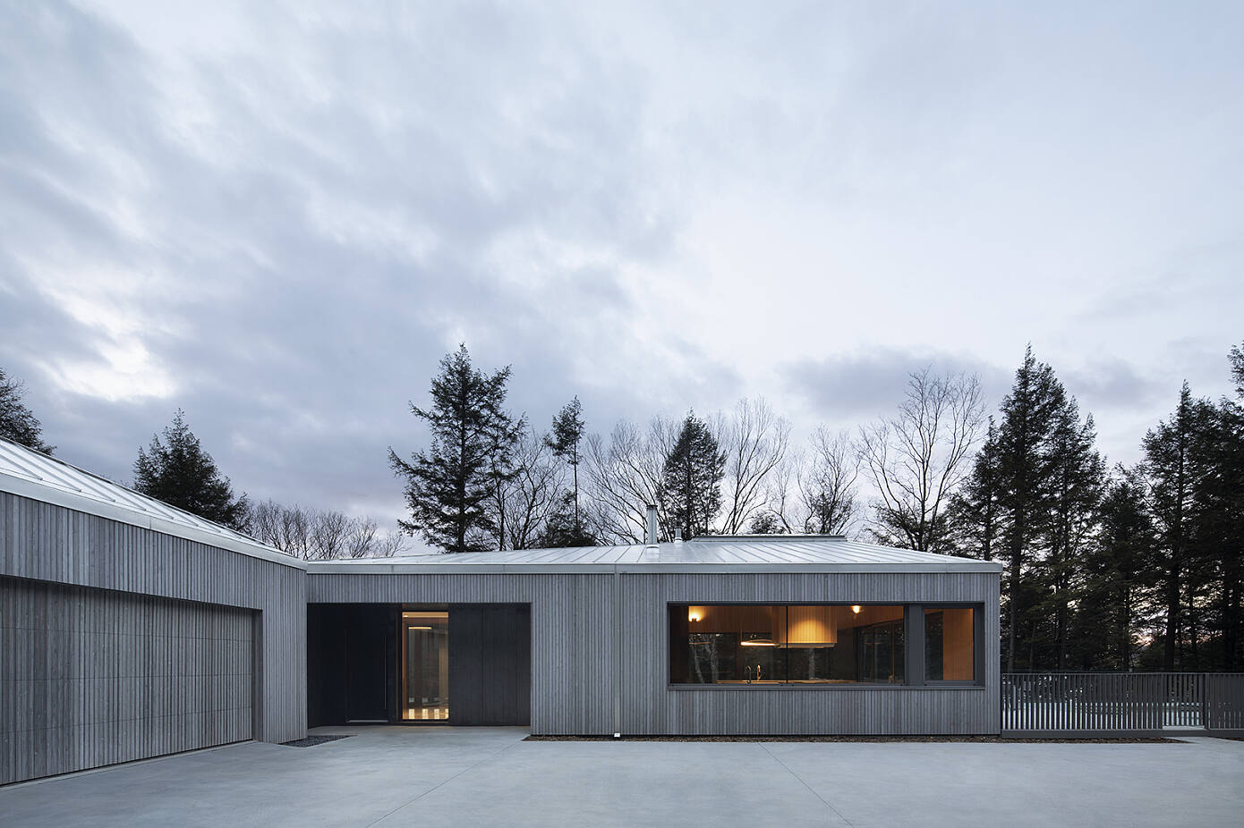 Memphremagog Lake House by Naturehumaine [architecture+design]