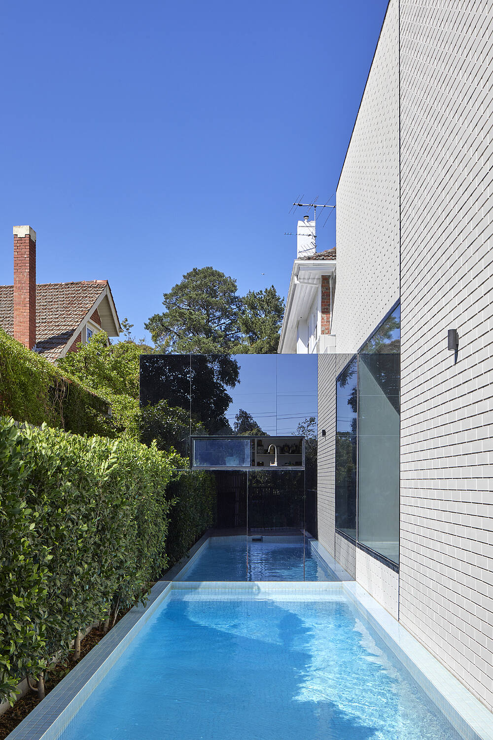 029-open-shut-house-wala