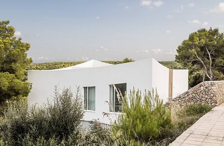 Curved House by Nomo Studio