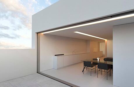 Àtic Blanc by Fran Silvestre Arquitectos