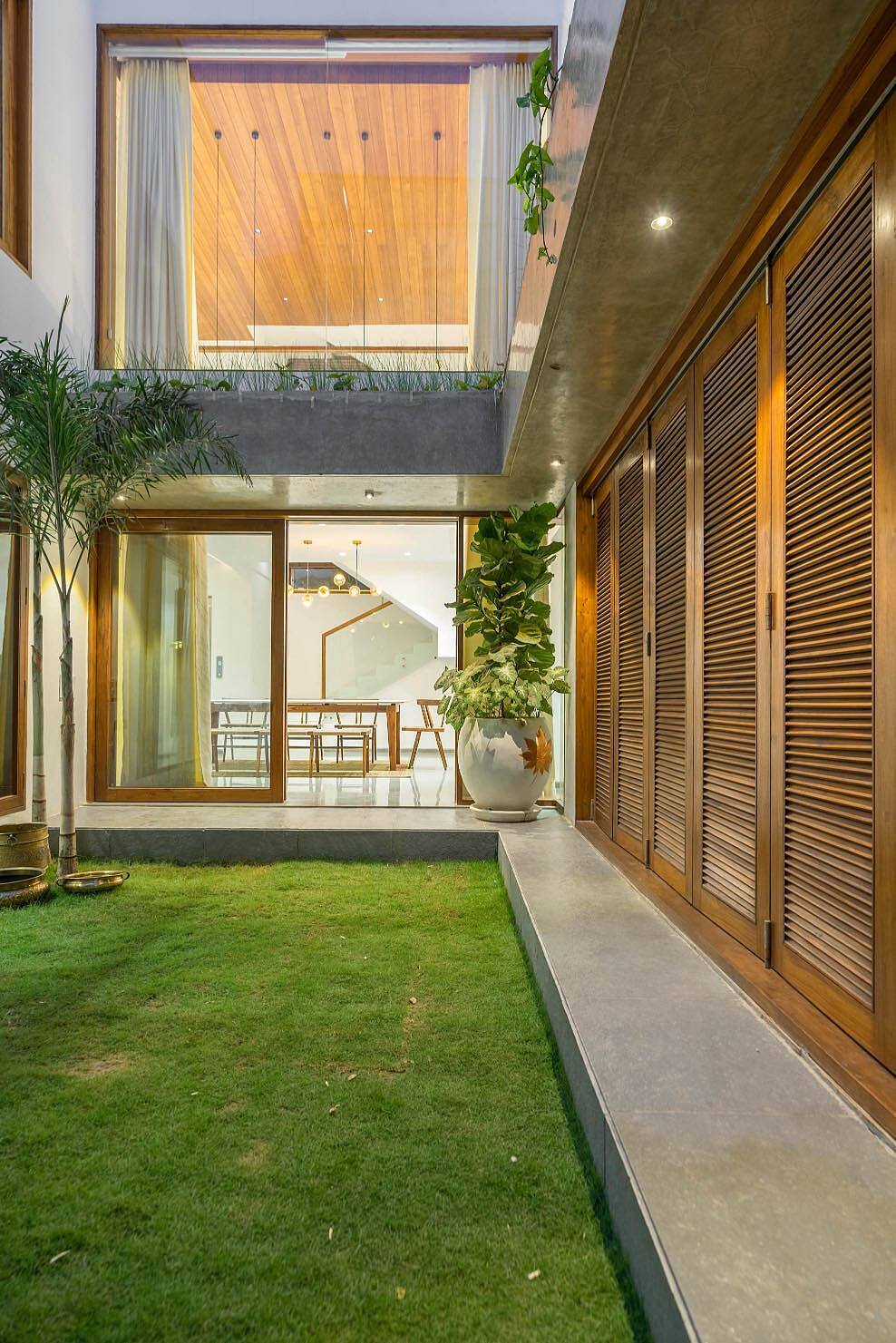 The Courtyard House by Urban Narratives