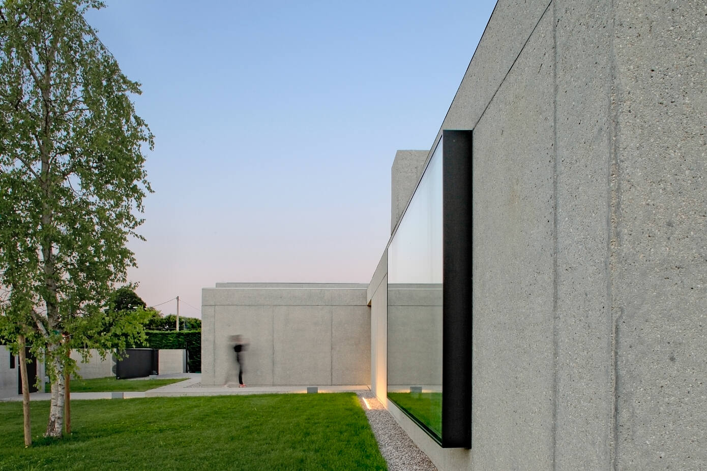 Minimal Villa by Mide Architetti