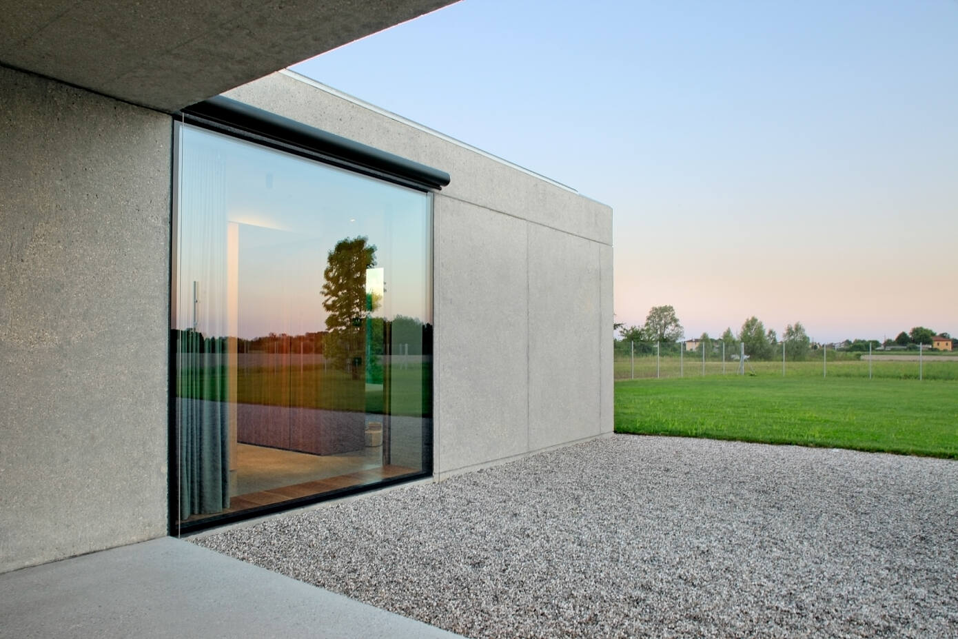 Minimal Villa by Mide Architetti