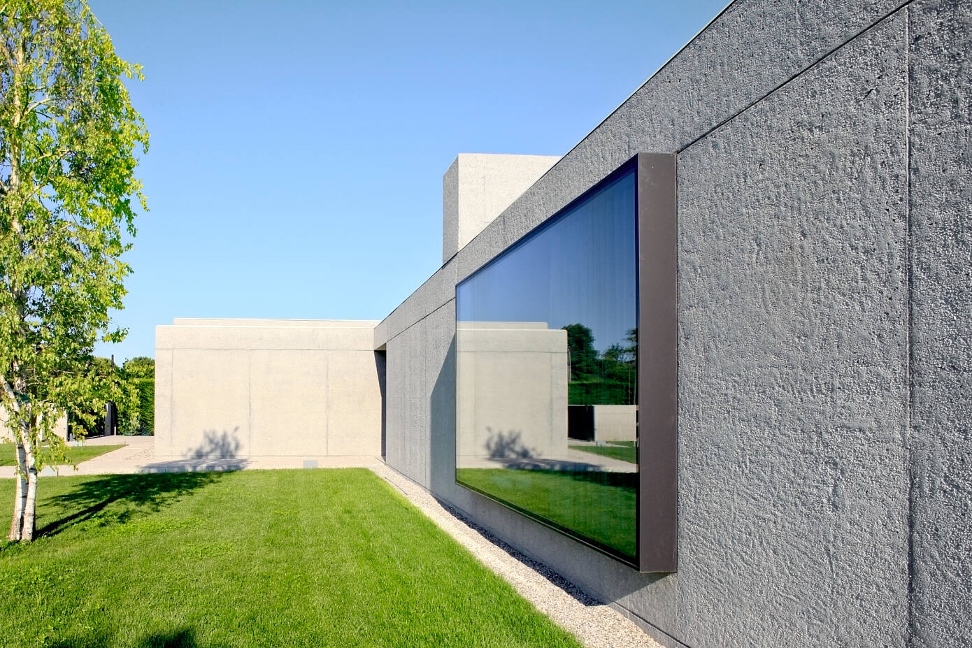 Minimal Villa by Mide Architetti